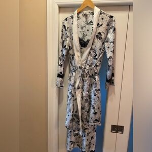 Vintage Versailles lingerie robe and chemise set adjustable black white floral M